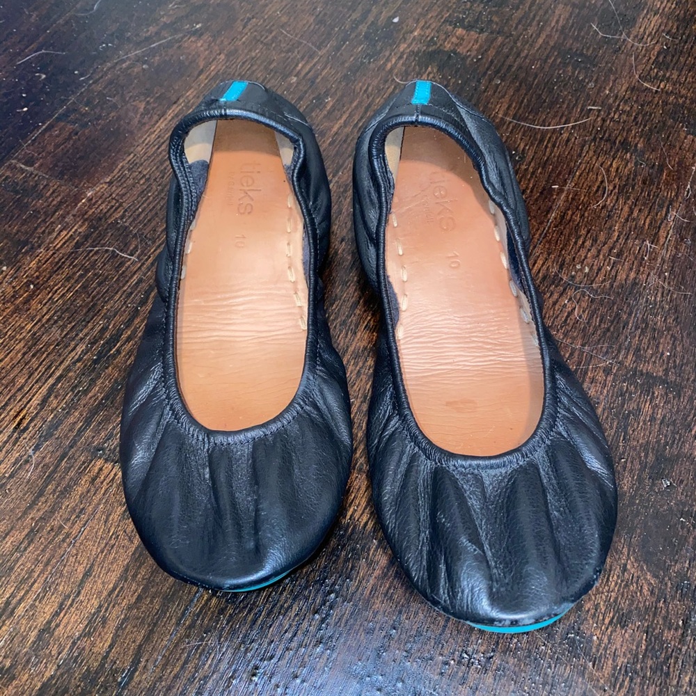 Black Tieks